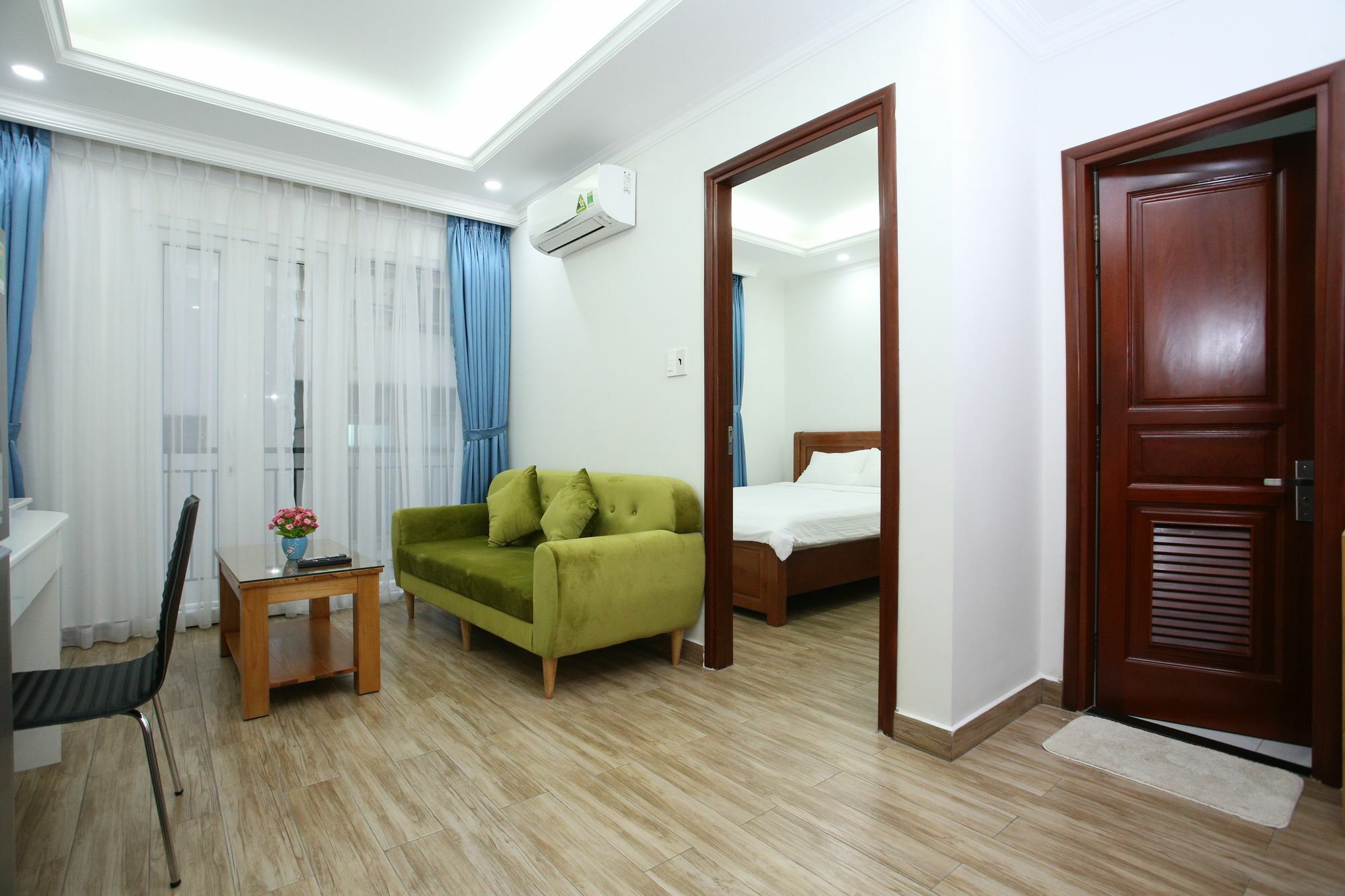 Atlas Hotel & Apartments Хошимин Екстериор снимка